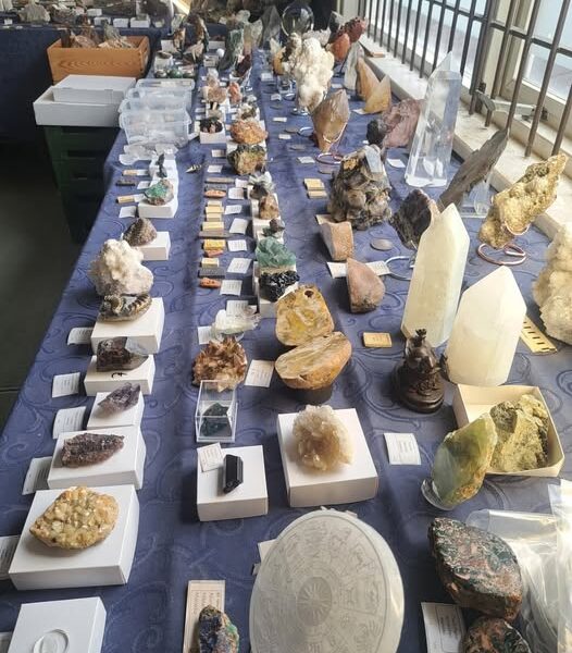 Het geheim van ontspannen Mineralen & Kristallen shoppen zonder massa’s mensen